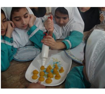 فعالیت و کار دانش آموزان در مدرسه