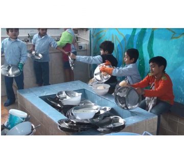 مسئولیت دادن به شاگردان در مدرسه حکمت